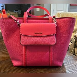 Michael Kors Pink leather Women's Bag, with crossbody.